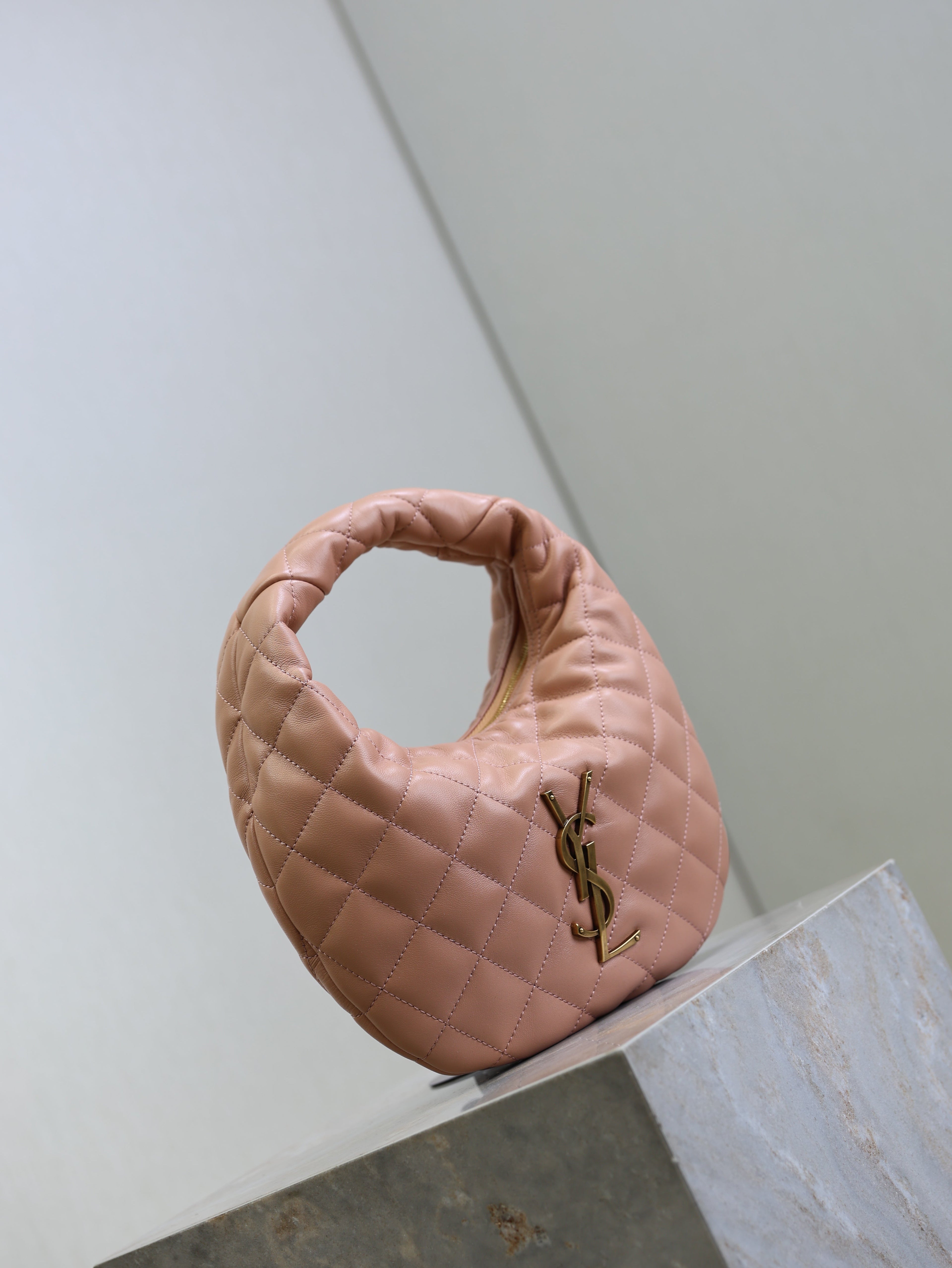 SAINT LAURENT YSL 25S ICARINO 17 IN HORTENSIA QUILTED CALFSKIN GOLD HARDWARE