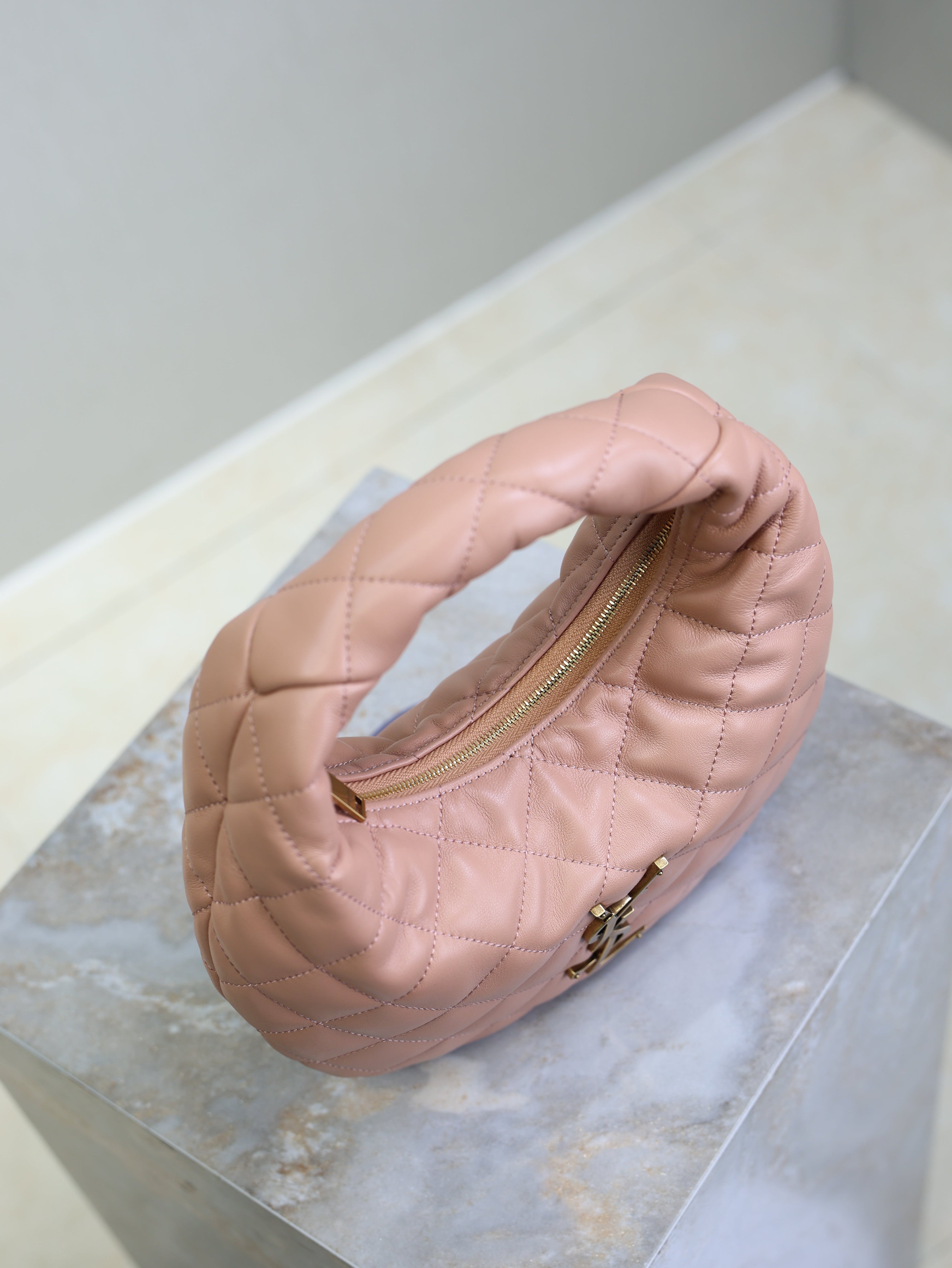 SAINT LAURENT YSL 25S ICARINO 17 IN HORTENSIA QUILTED CALFSKIN GOLD HARDWRE