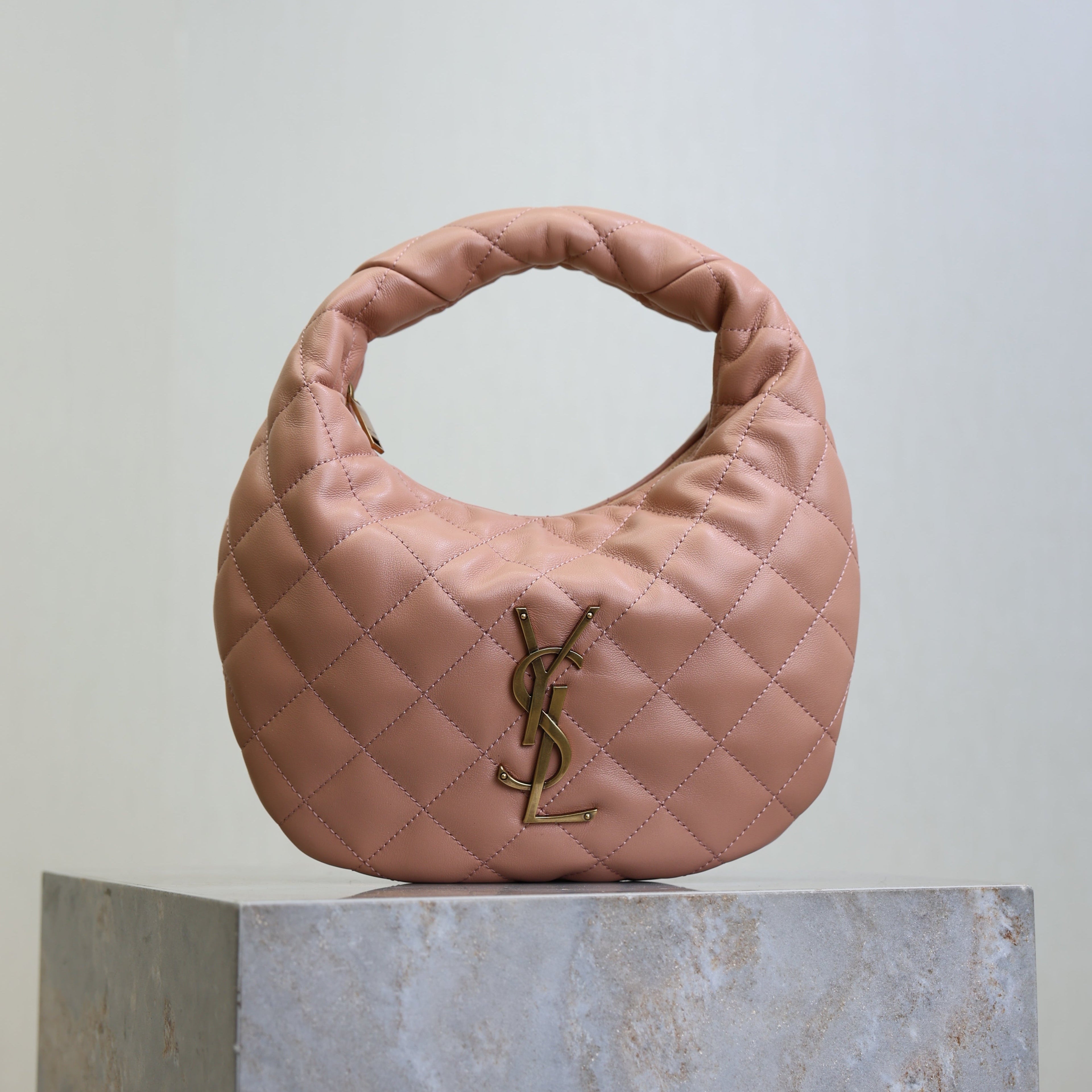 SAINT LAURENT YSL 25S ICARINO 17 IN HORTENSIA QUILTED CALFSKIN GOLD HARDWARE