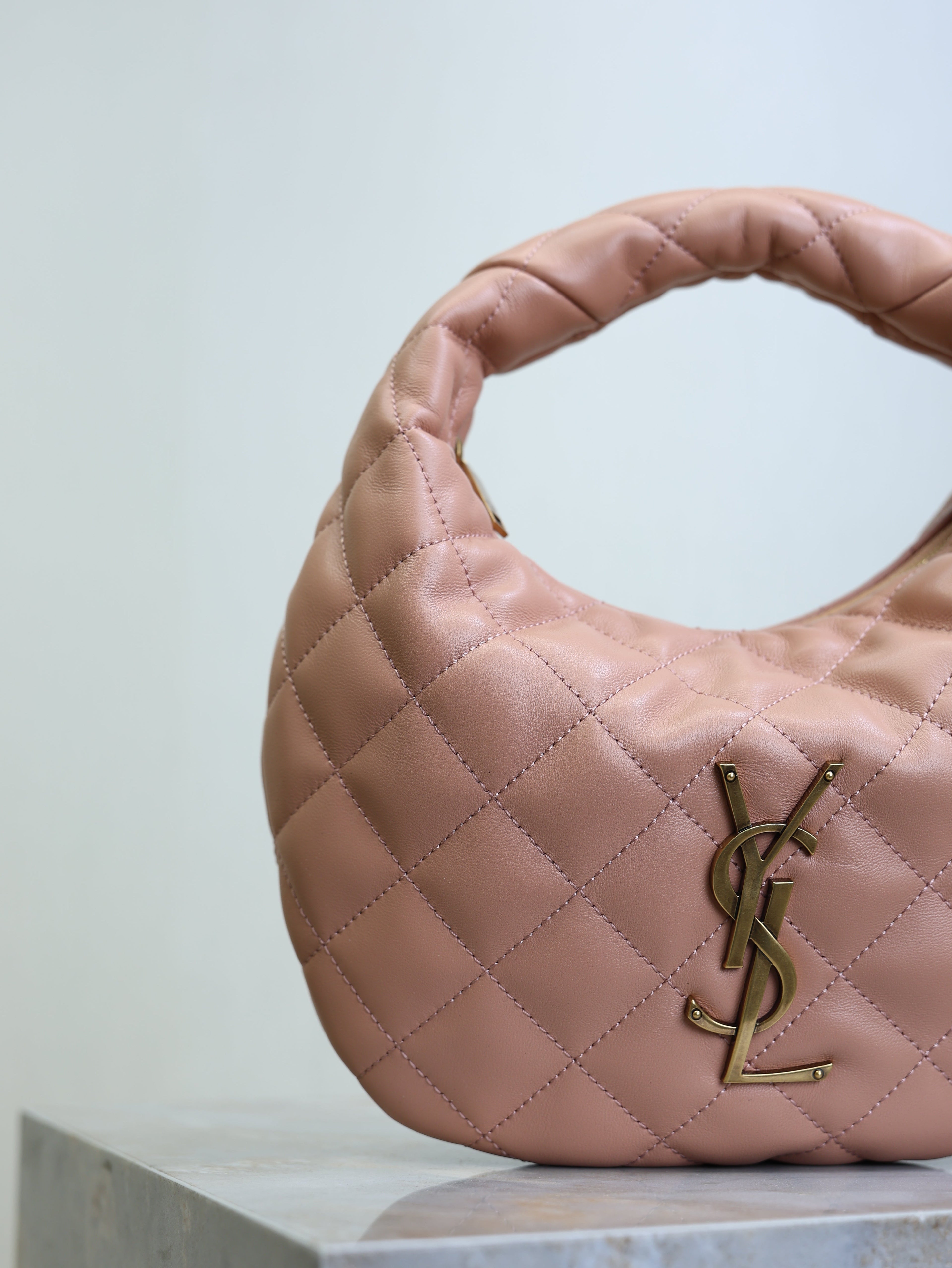 SAINT LAURENT YSL 25S ICARINO 17 IN HORTENSIA QUILTED CALFSKIN GOLD HARDWARE