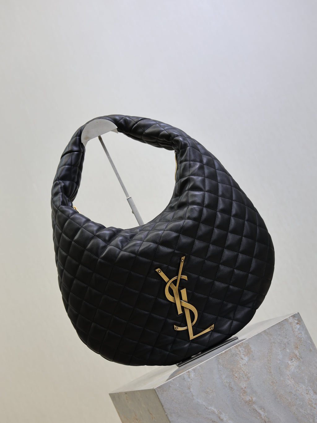 SAINT LAURENT YSL 25S ICARE HOBO 44 IN BLACK QUILTED CALFSKIN GOLD HARDWRE