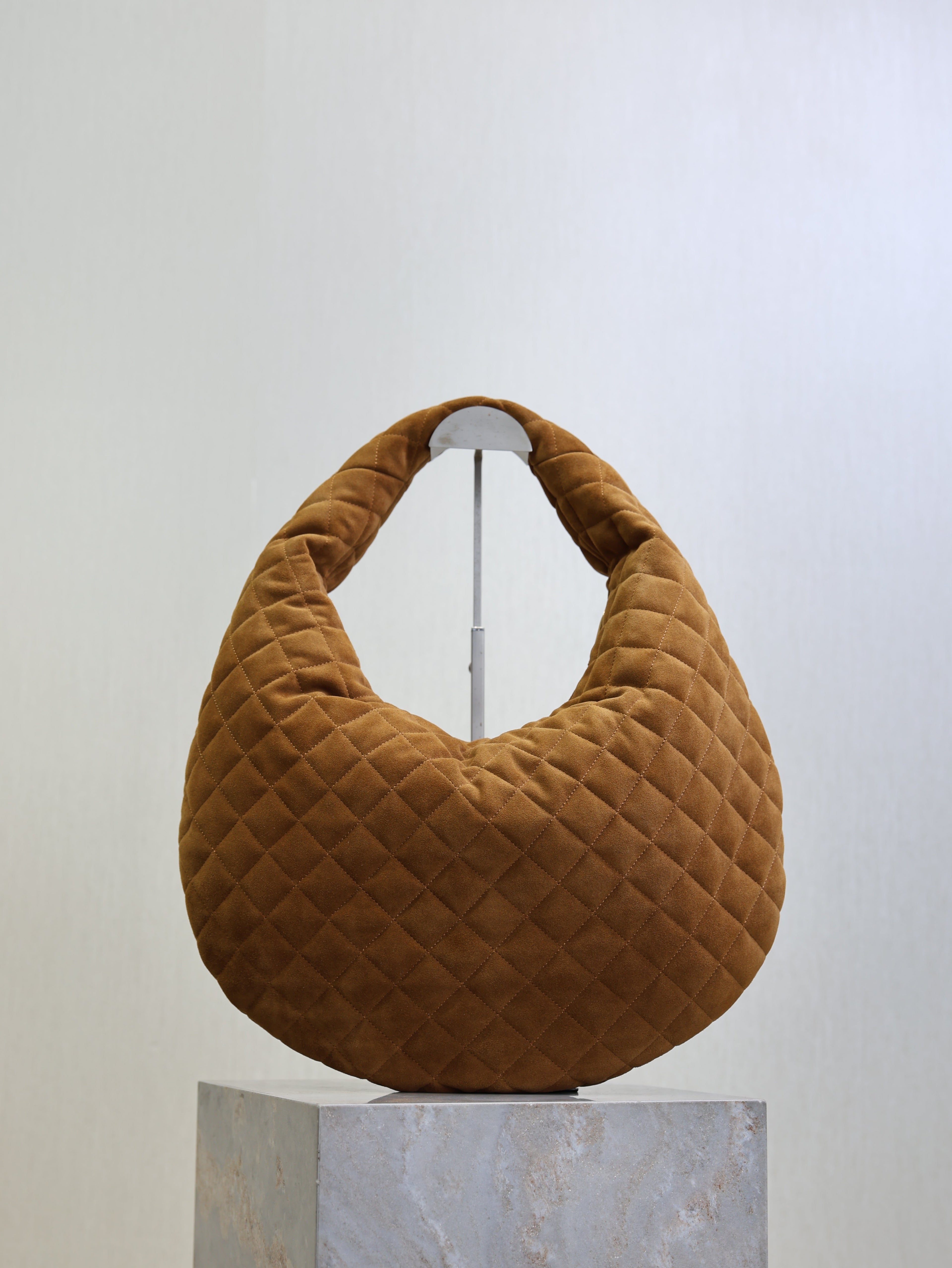 SAINT LAURENT YSL 25S ICARINO 44 IN CARAMEL QUILTED SUEDE GOLD HARDWARE