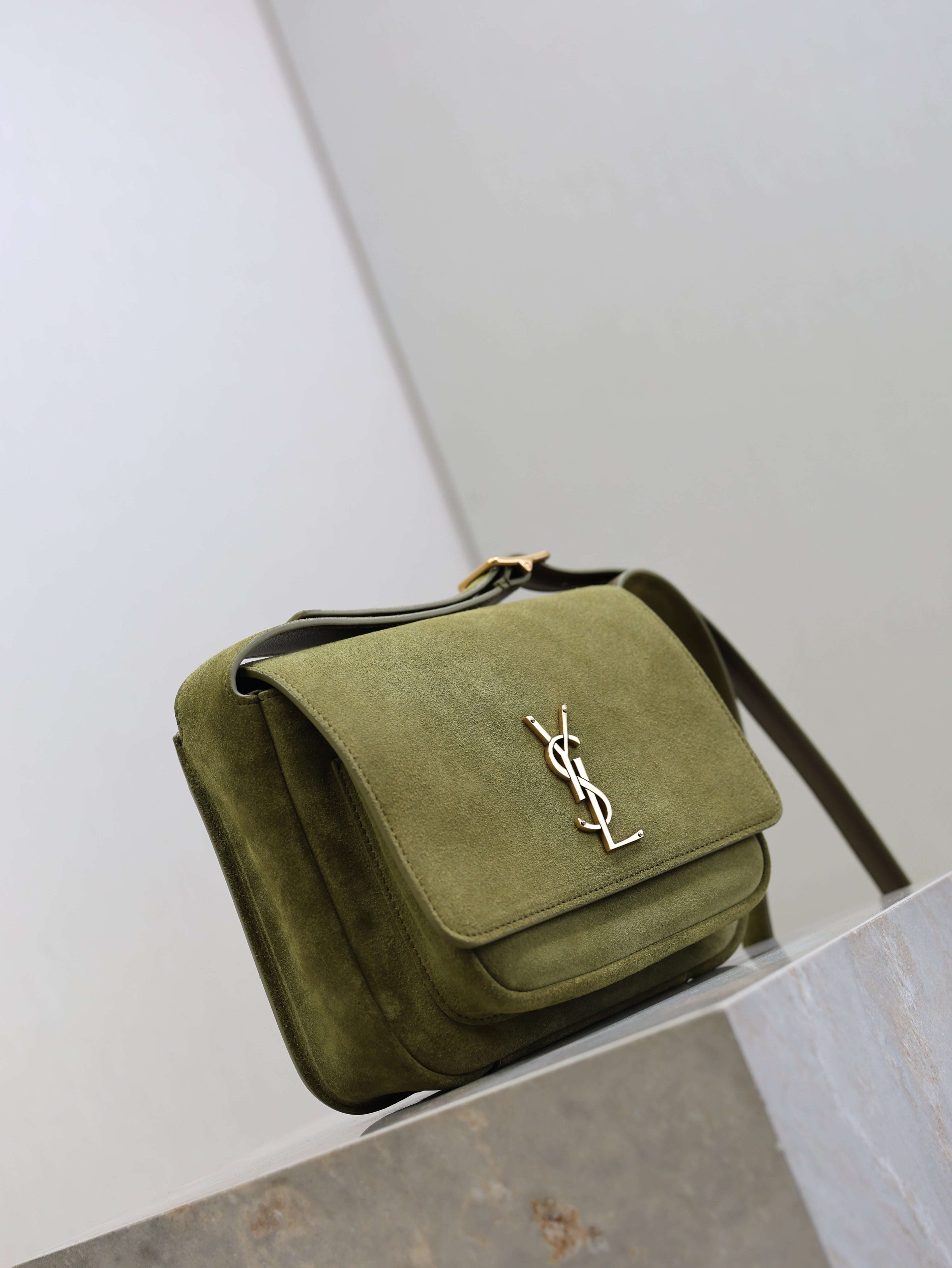 SAINT LAURENT YSL 25S NIKI SATCHEL 22 IN BARLEY GREEN SUEDE GOLD HARDWRE