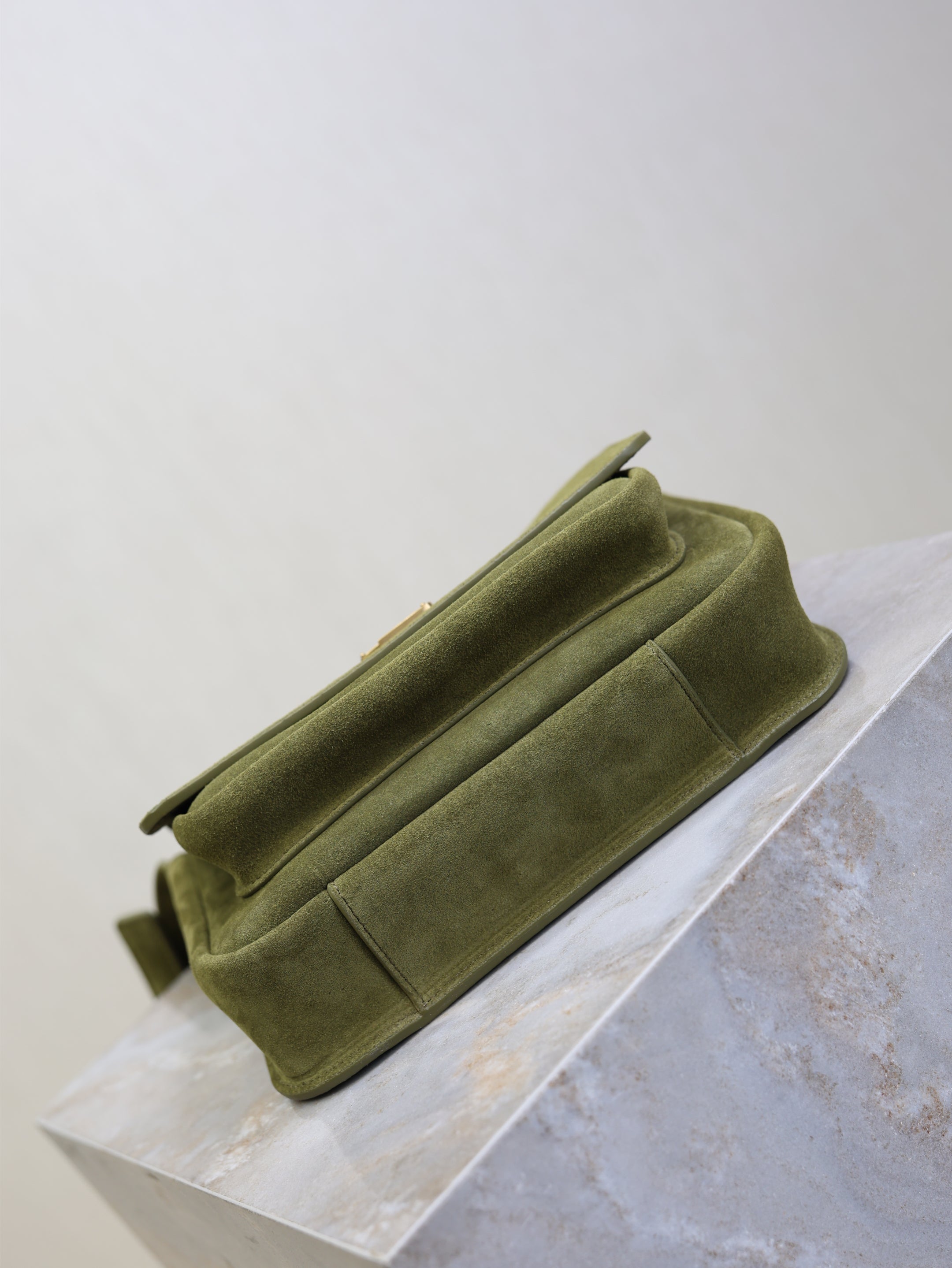 SAINT LAURENT YSL 25S NIKI SATCHEL 22 IN BARLEY GREEN SUEDE GOLD HARDWRE