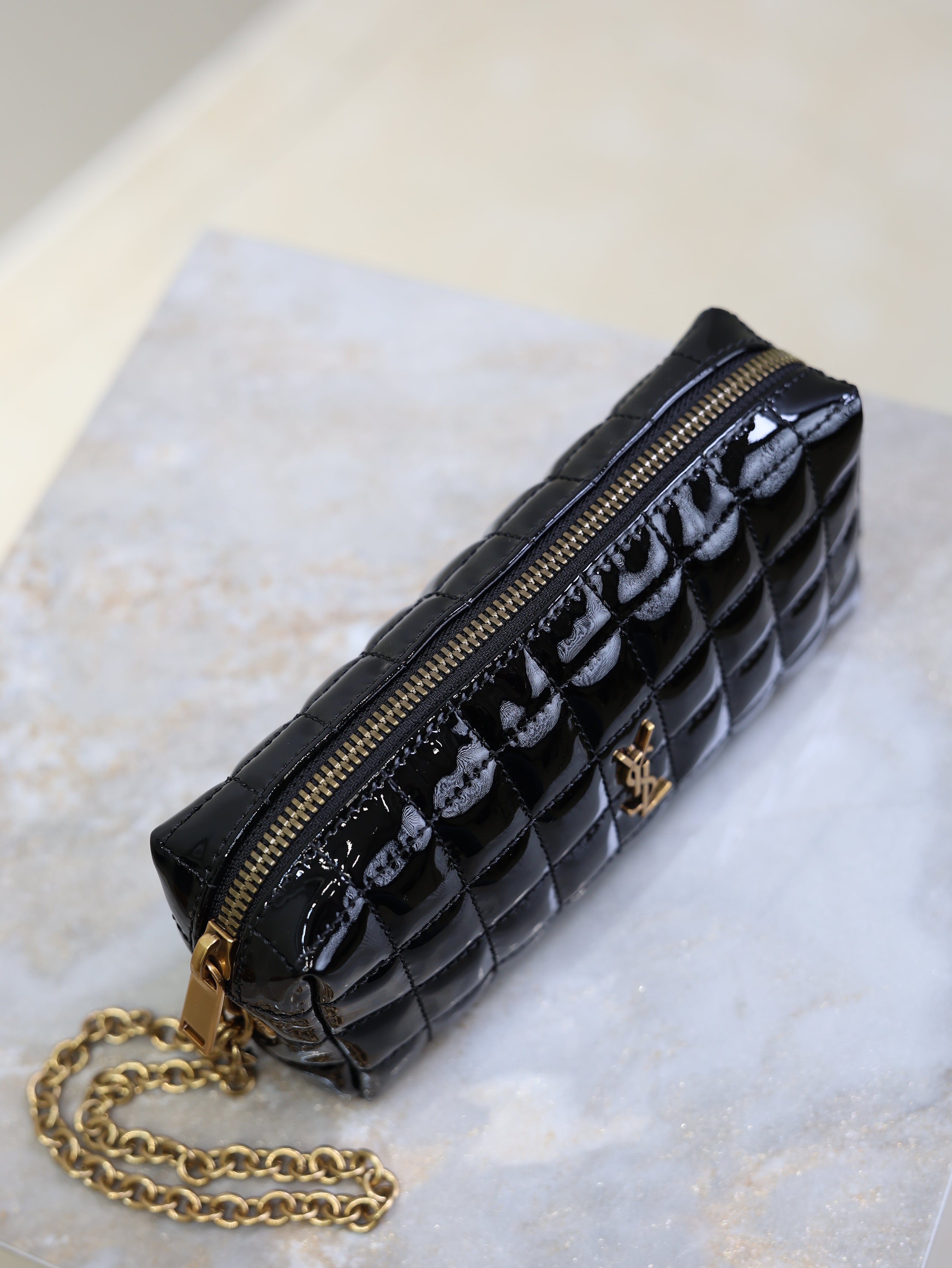 SAINT LAURENT YSL 25S CASSANDRE MATELASSÉ CARRÉ POUCH ON CHAIN 18 IN BLACK SHINY CALFSKIN