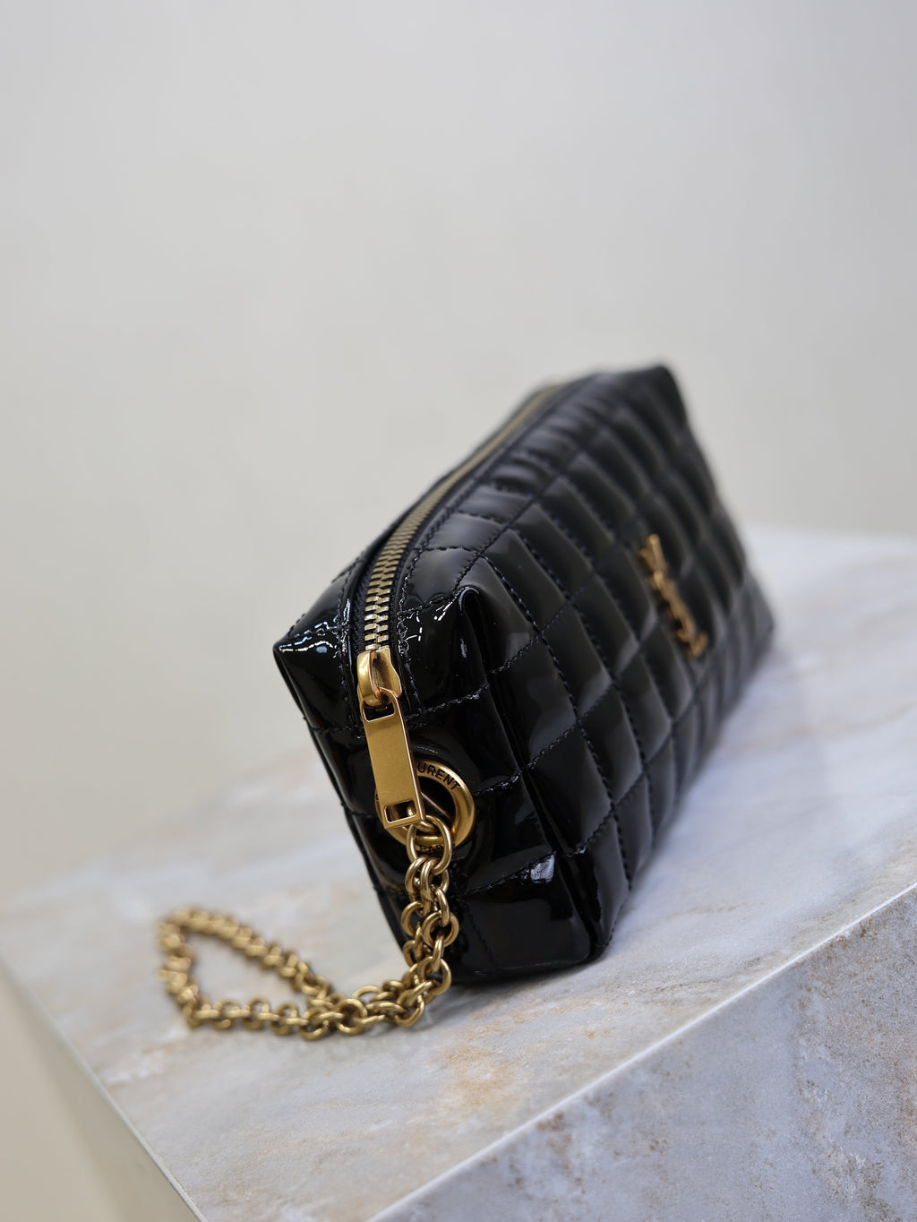 SAINT LAURENT YSL 25S CASSANDRE MATELASSÉ CARRÉ POUCH ON CHAIN 18 IN BLACK SHINY CALFSKIN