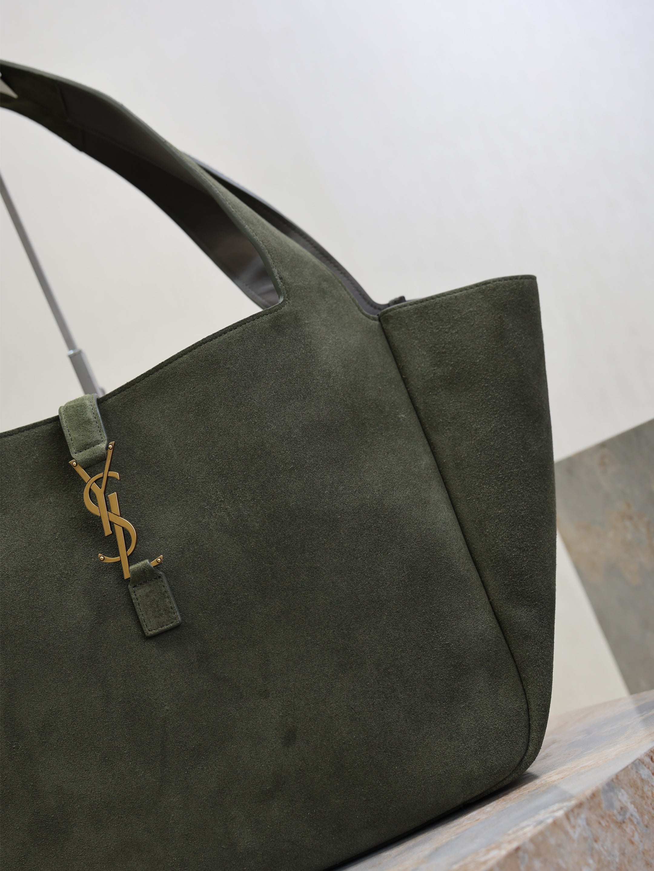 SAINT LAURENT YSL 25S LE 5 À 7 BEA 50 IN DARK OLIVE SUEDE GOLD HARDWRE
