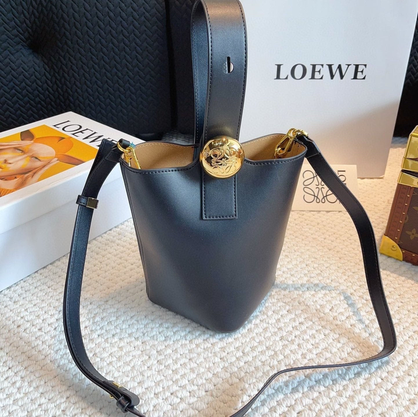 LOEWE MINI PEBBLE BUCKET 20 BAG IN BLACK SOFT GRAINED CALFSKIN