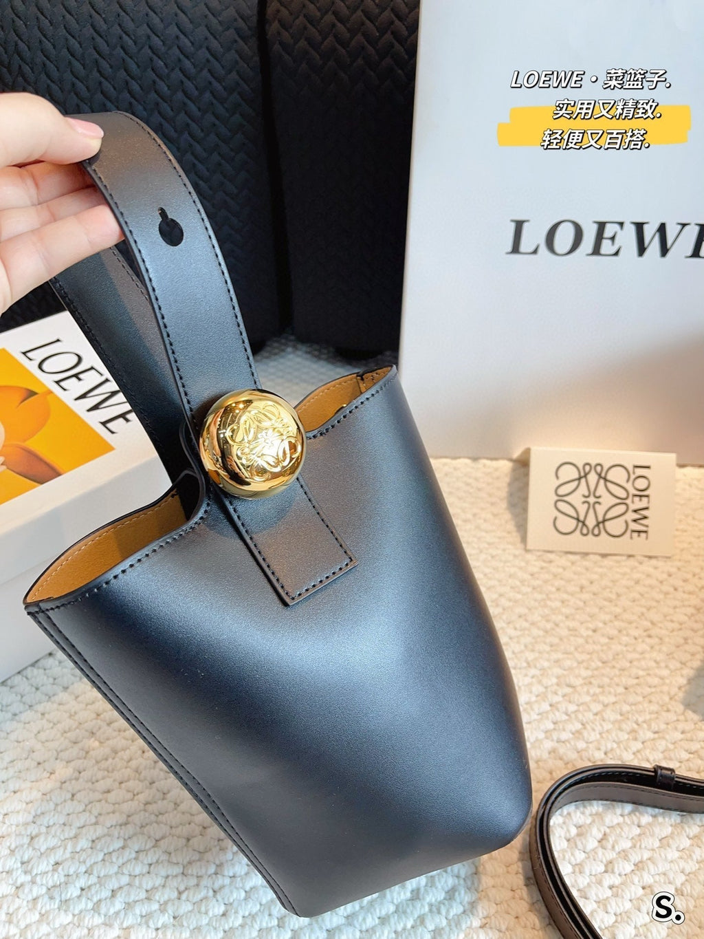 LOEWE MINI PEBBLE BUCKET 20 BAG IN BLACK SOFT GRAINED CALFSKIN