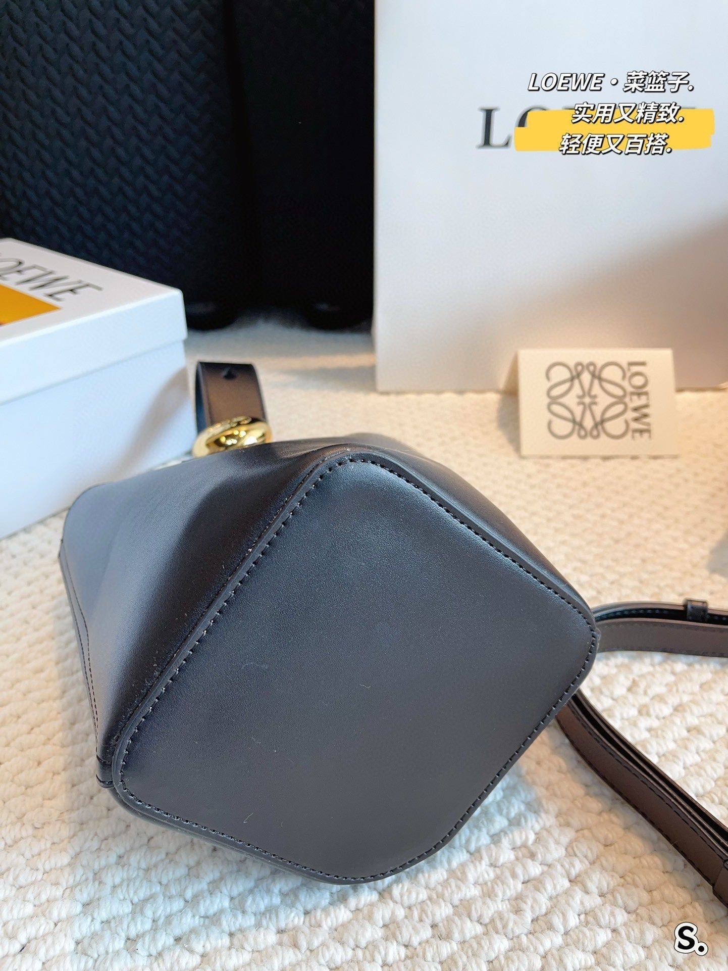 LOEWE MINI PEBBLE BUCKET 20 BAG IN BLACK SOFT GRAINED CALFSKIN