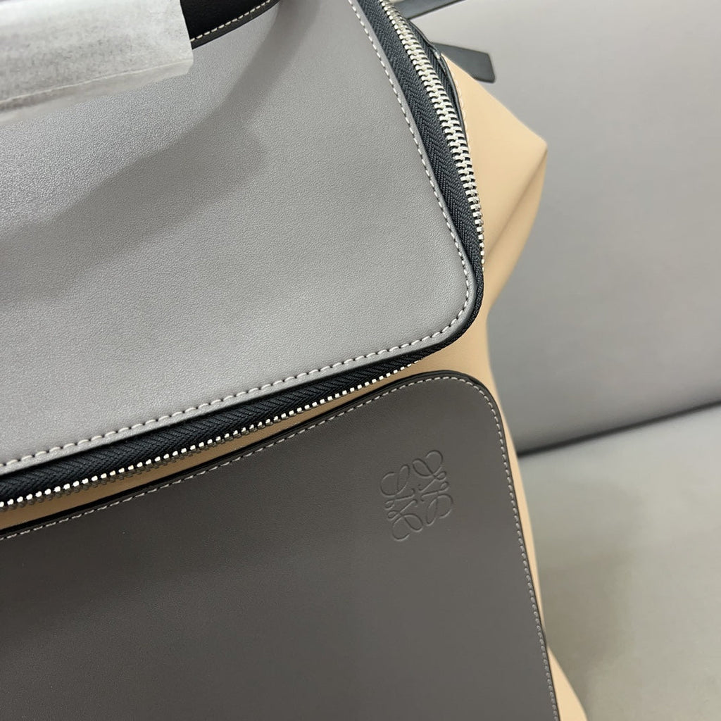LOEWE LOE GOYA BACKPACK 41 IN BLACK MIX BEIGE GRAINED CALFSKIN