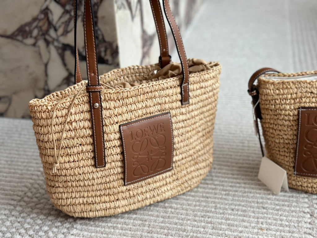 LOEWE LOE 27 SUMMER WOVEN BASKET IN NATURAL RAFFIA