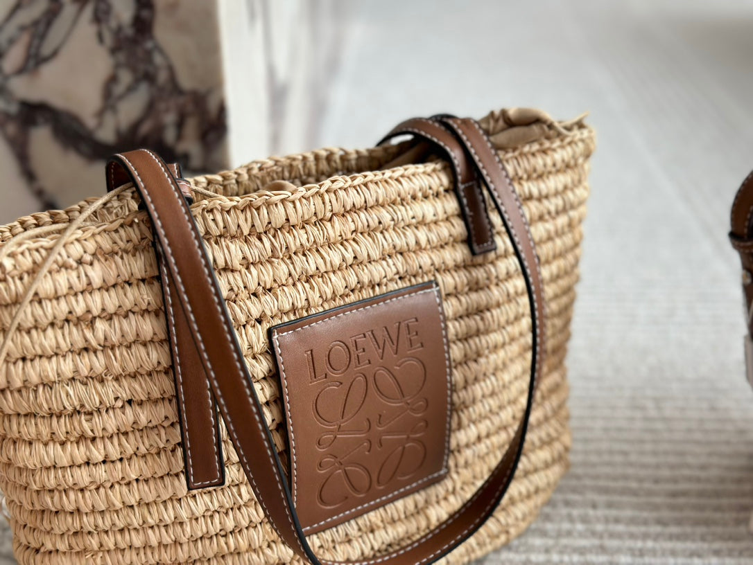 LOEWE LOE 27 SUMMER WOVEN BASKET IN NATURAL RAFFIA