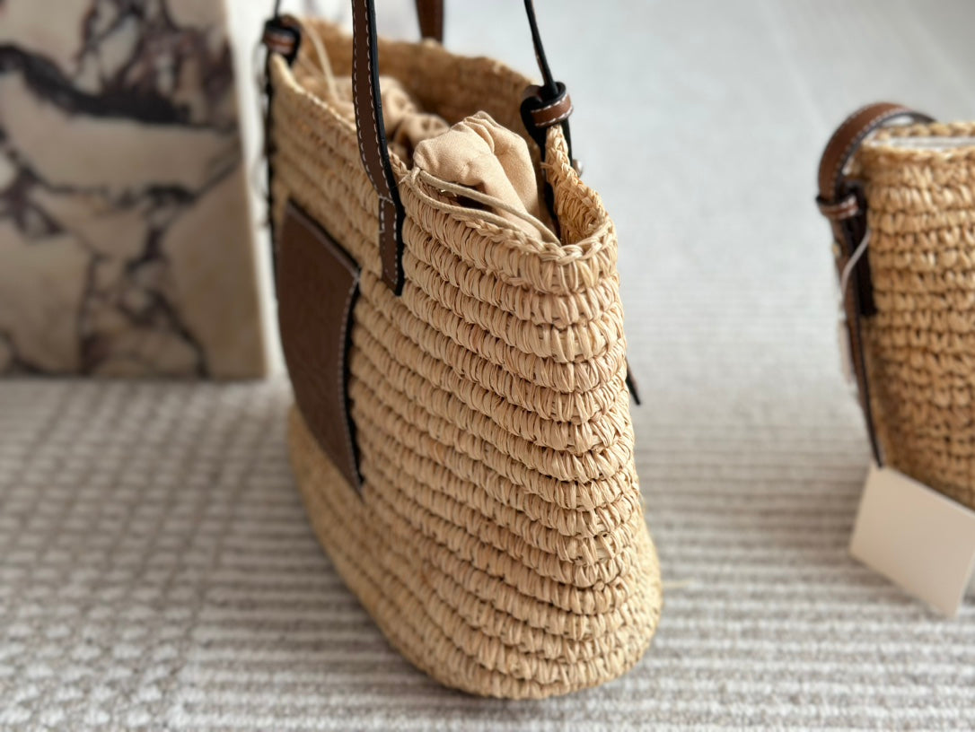 LOEWE LOE 27 SUMMER WOVEN BASKET IN NATURAL RAFFIA