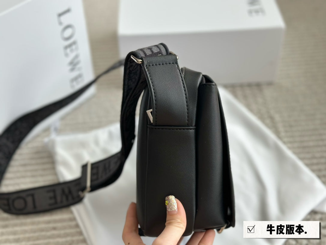 LOEWE XS MILITARY MESSENGER 25 BAG IN BLACK CALFSKIN