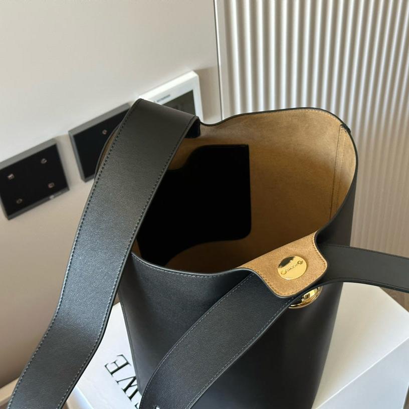 LOEWE LOE MEDIUM 25 PEBBLE BUCKET IN BLACK MELLOW CALFSKIN