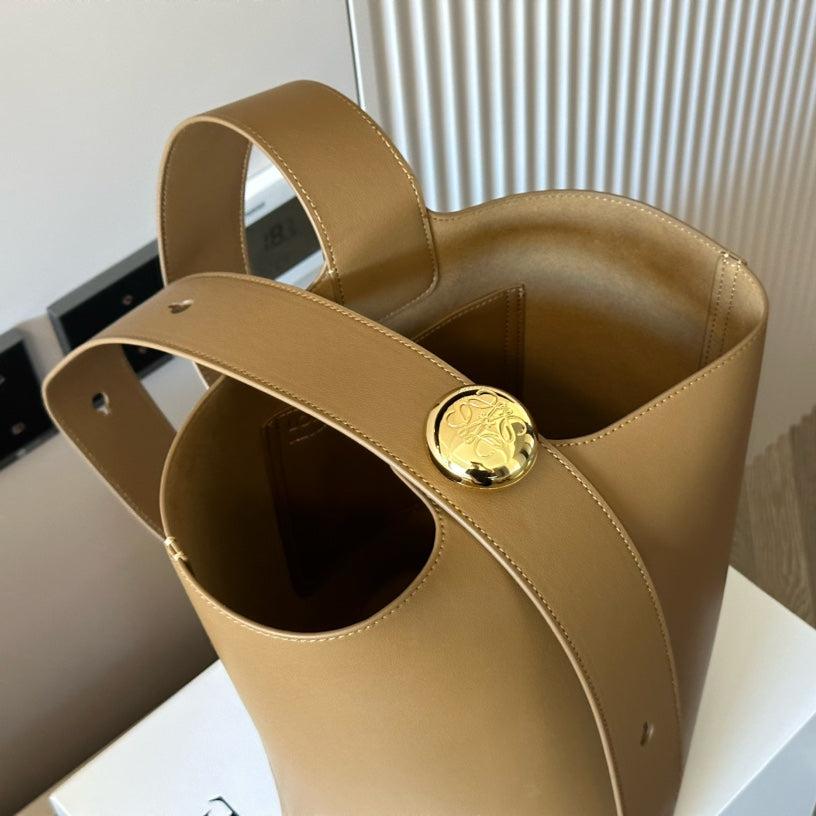LOEWE LOE MEDIUM 25 PEBBLE BUCKET IN OAK MELLOW CALFSKIN