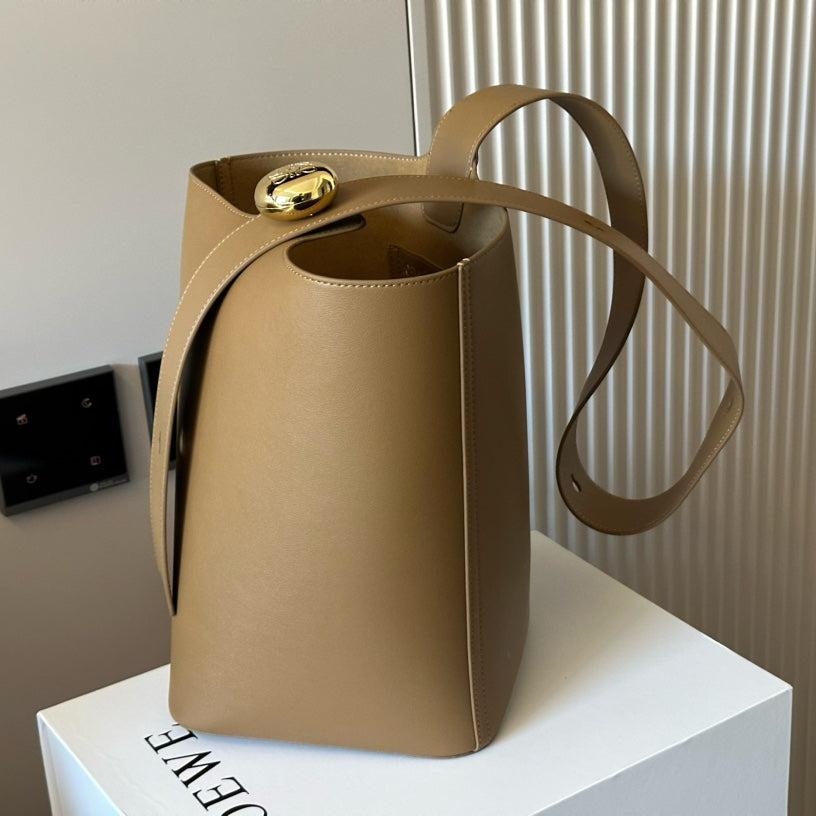 LOEWE LOE MEDIUM 25 PEBBLE BUCKET IN OAK MELLOW CALFSKIN