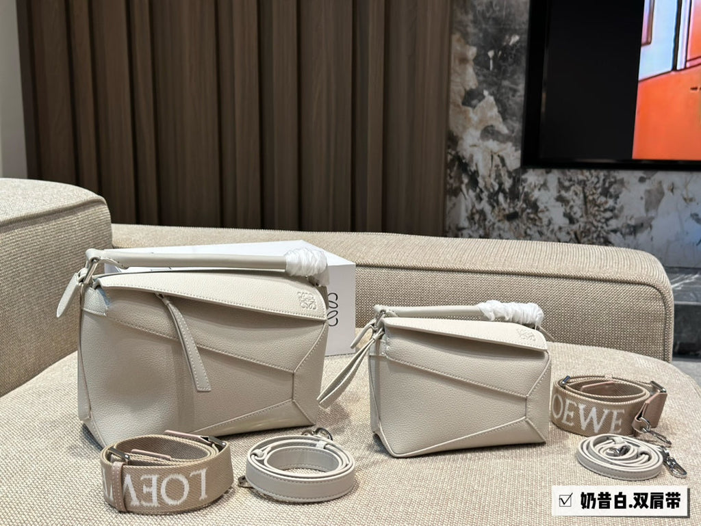 LOEWE LOE MEDIUM 24 PUZZLE BAG IN WHITE GRAINED CALFSKIN