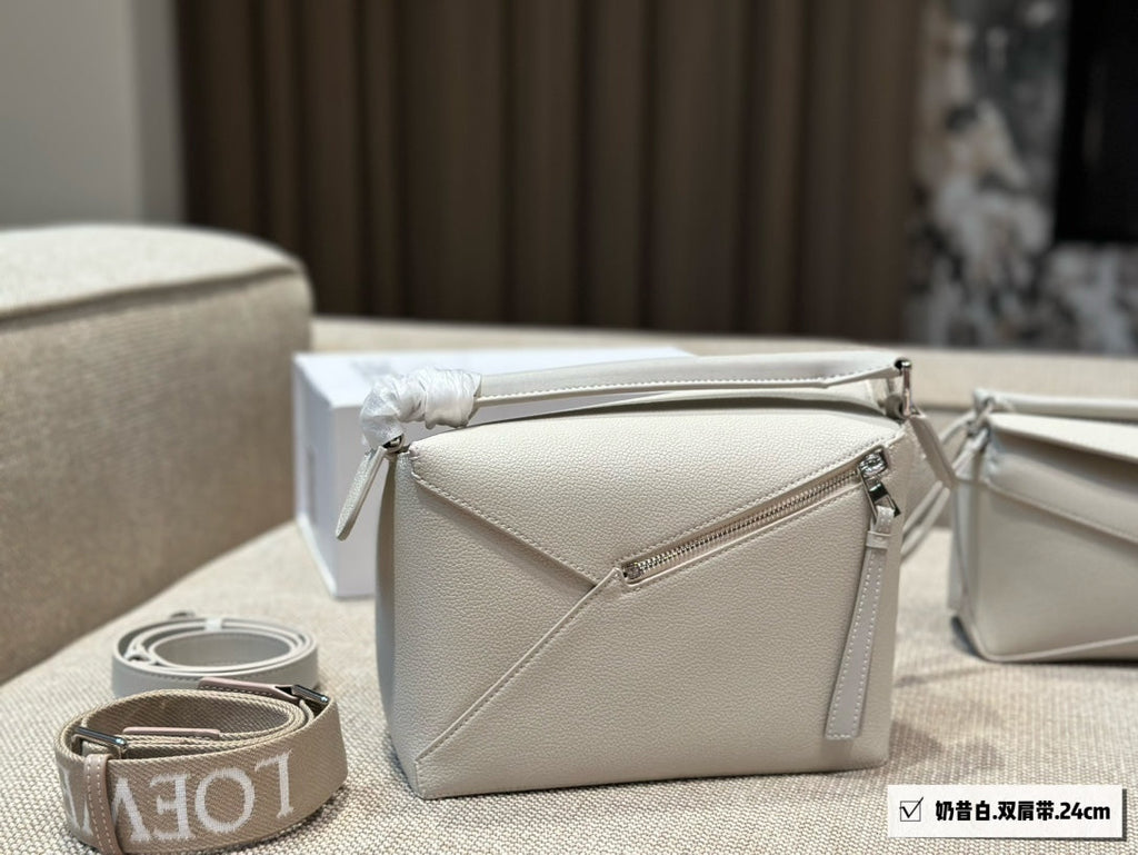 LOEWE LOE MEDIUM 24 PUZZLE BAG IN WHITE GRAINED CALFSKIN