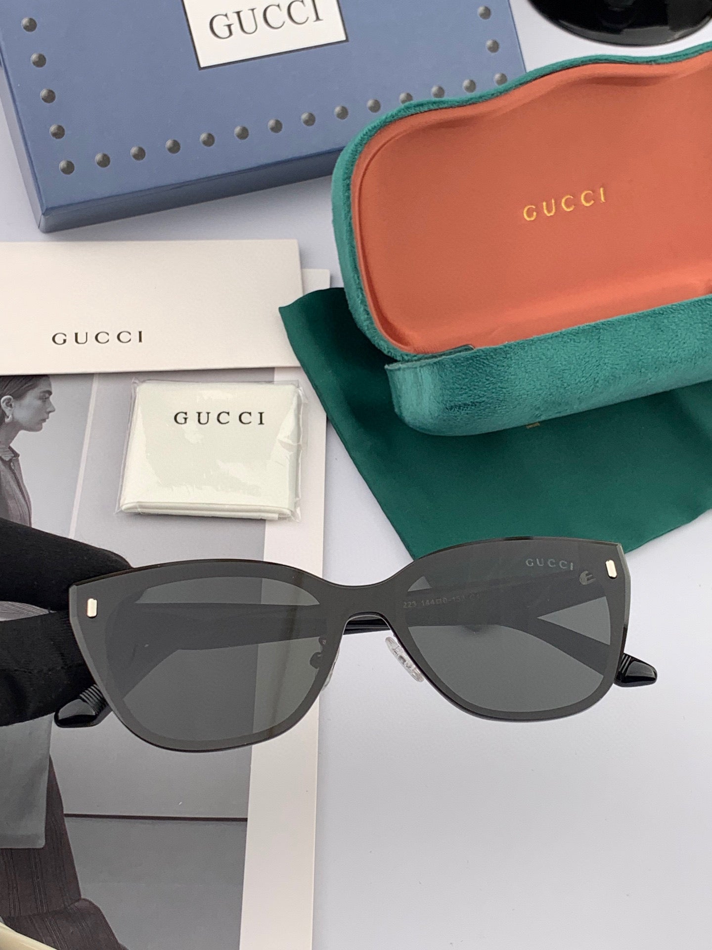 CAT-EYE FRAME SUNGLASSES G3322 IN ACETATE