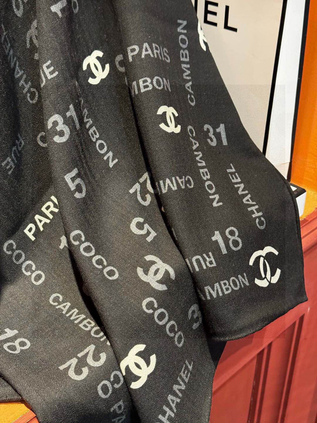 CHANEL 25S SCARF 140 IN CASHMERE SILK 733897