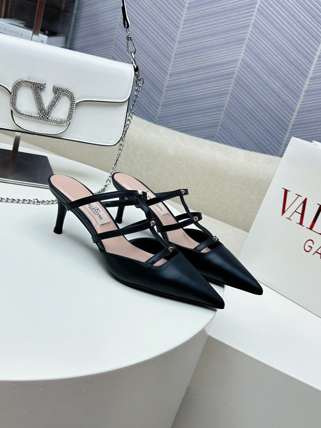ROCKSTUD WISPY BLACK CALFSKIN MULE 60MM