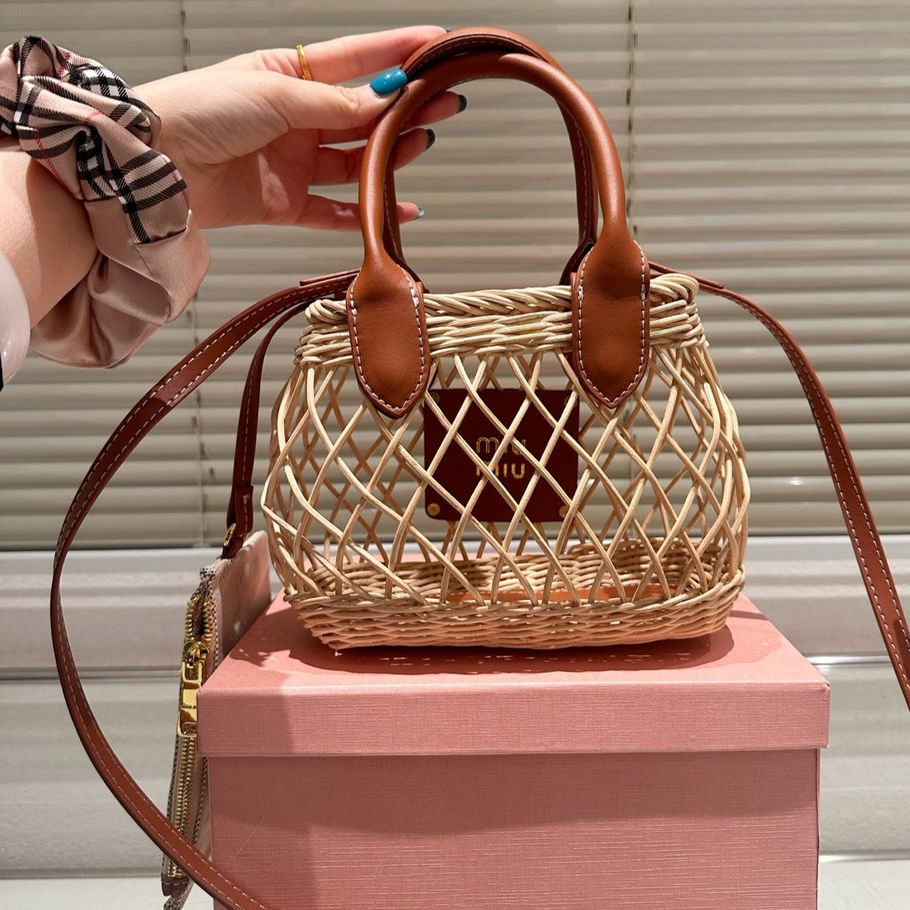MIU MIU WOVEN HOLLOW BAG 18 IN BEIGE RATTAN AND BROWN CALFSKIN TRIM