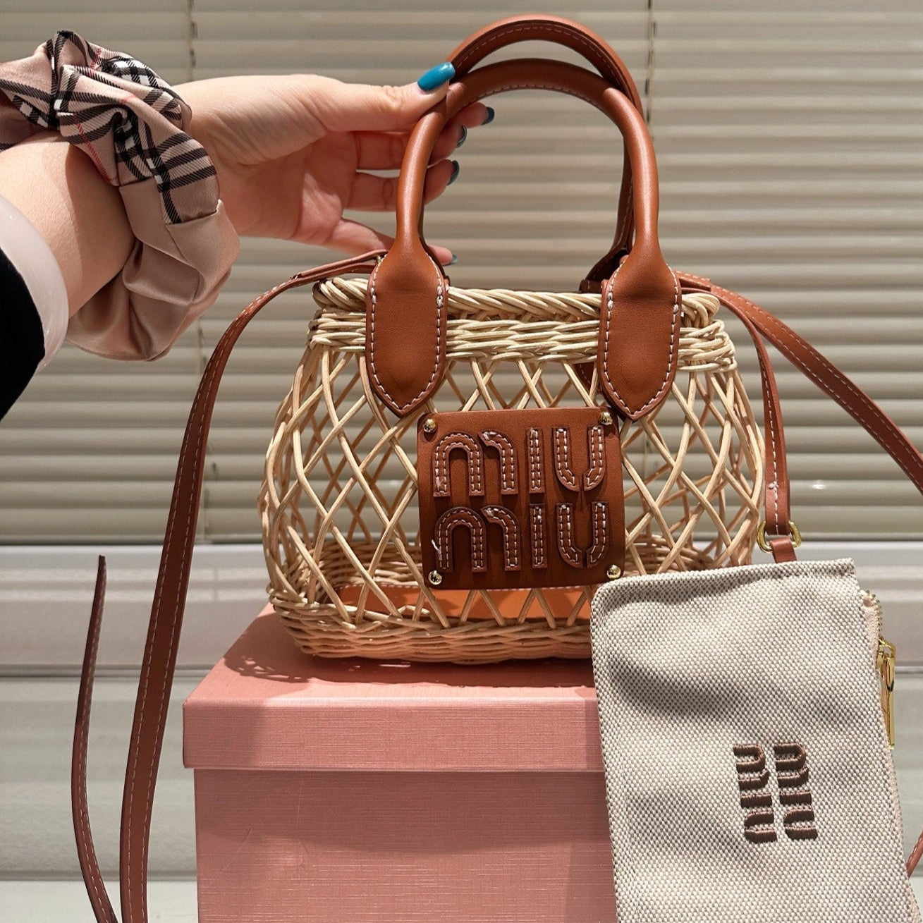 MIU MIU WOVEN HOLLOW BAG 18 IN BEIGE RATTAN AND BROWN CALFSKIN TRIM