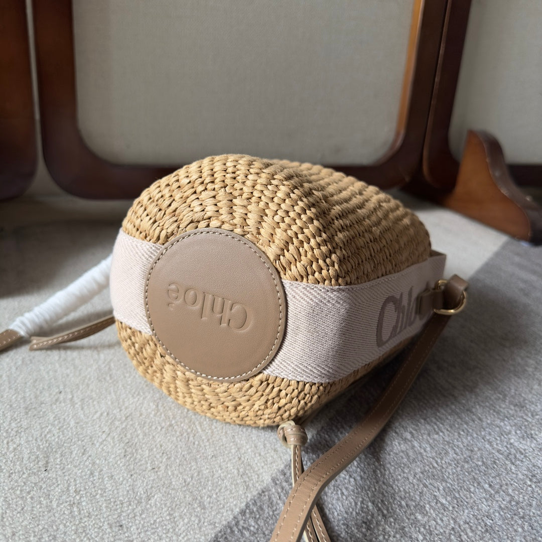 CHLOE SMALL WOODY BASKET 17 IN NATURAL FIBERS BLUSHY BEIGE WEBBING BROWN CALFSKIN