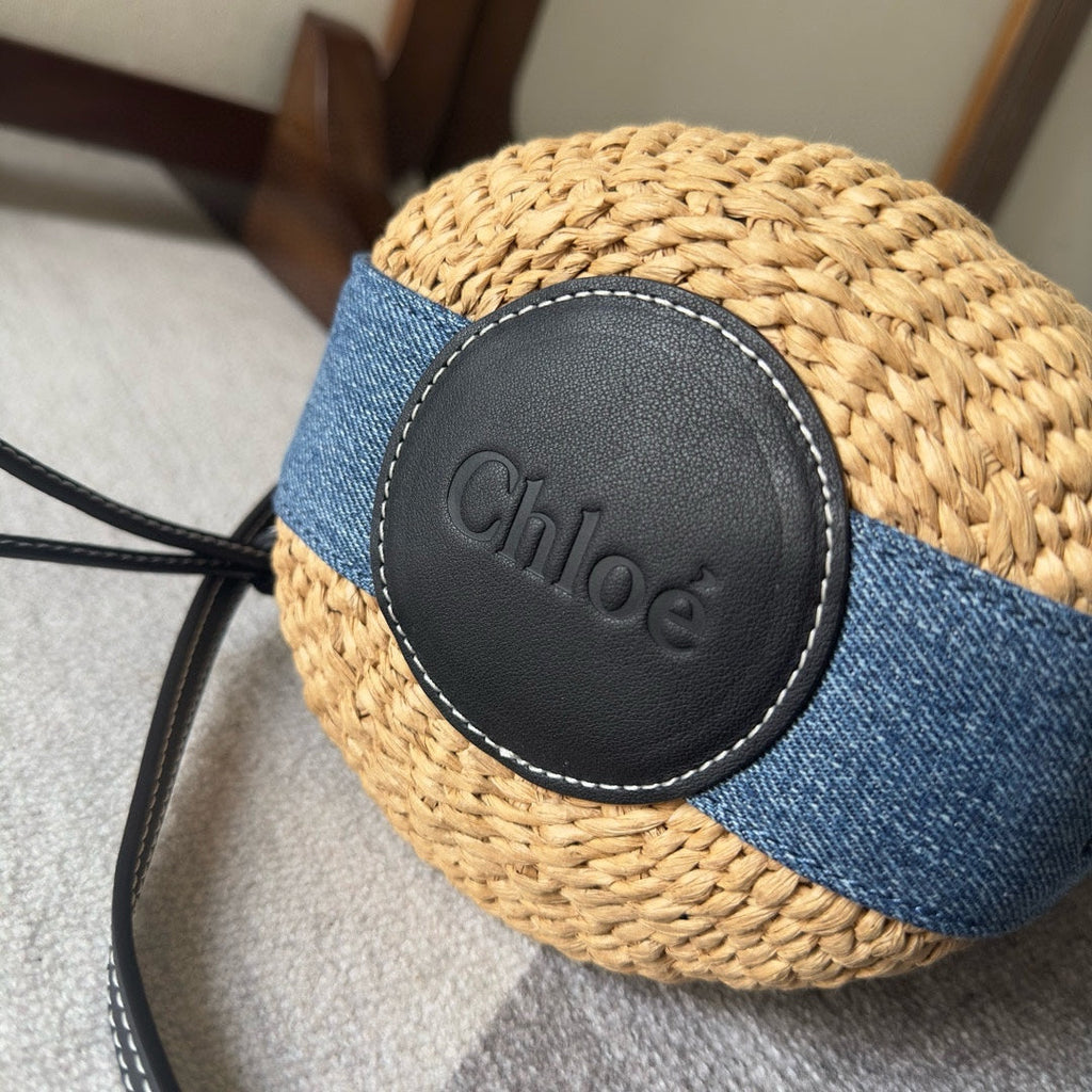 CHLOE SMALL WOODY BASKET 17 IN NATURAL FIBERS BLUE DENIM BLACK CALFSKIN