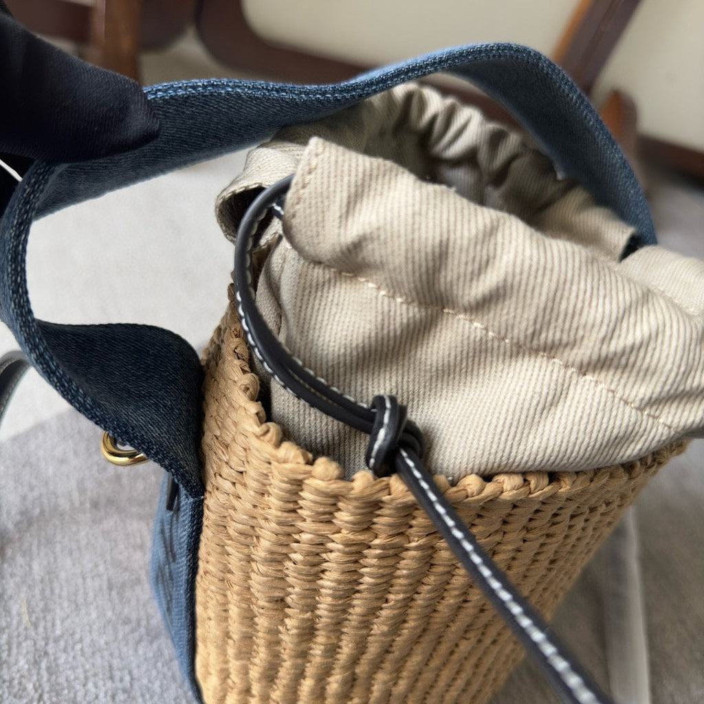 CHLOE SMALL WOODY BASKET 17 IN NATURAL FIBERS BLUE DENIM BLACK CALFSKIN