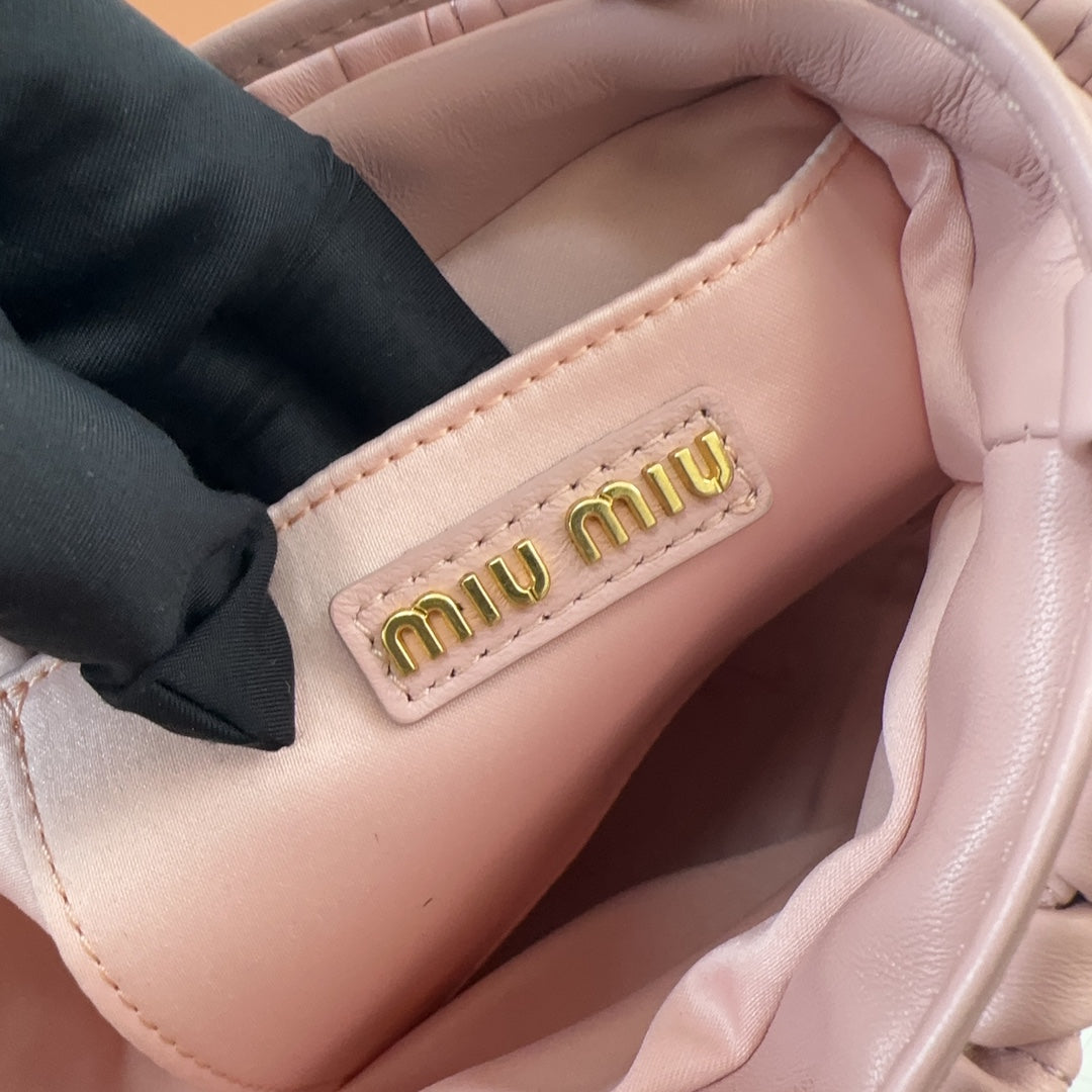 MIU MIU MATELASSÉ HANDBAG 20 IN LIGHT PINK LAMBSKIN