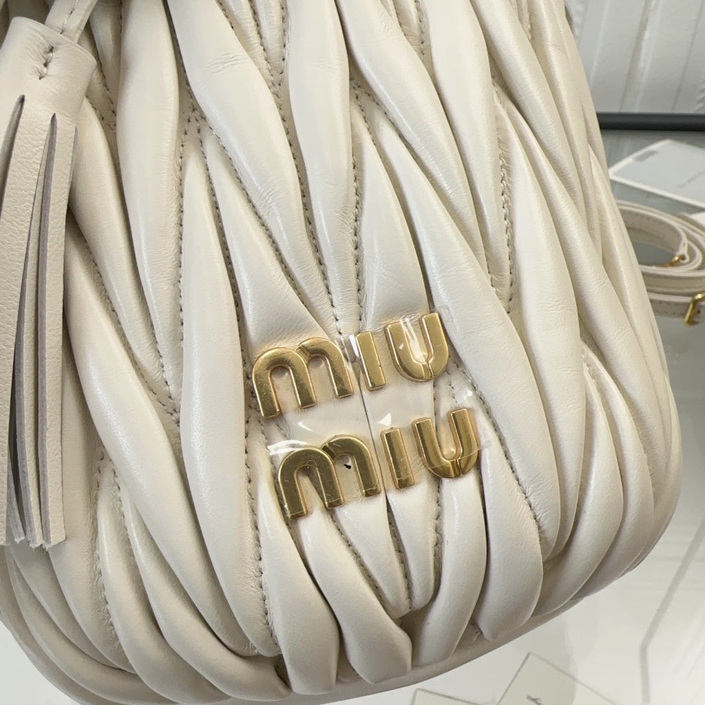 MIU MIU MATELASSÉ SMALL HANDBAG 17 IN WHITE LAMBSKIN