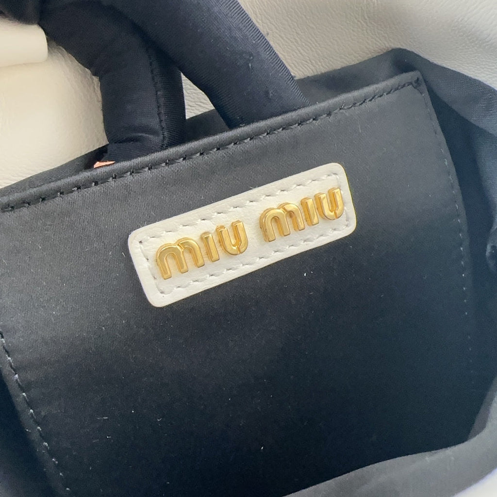 MIU MIU MATELASSÉ SMALL HANDBAG 17 IN WHITE LAMBSKIN