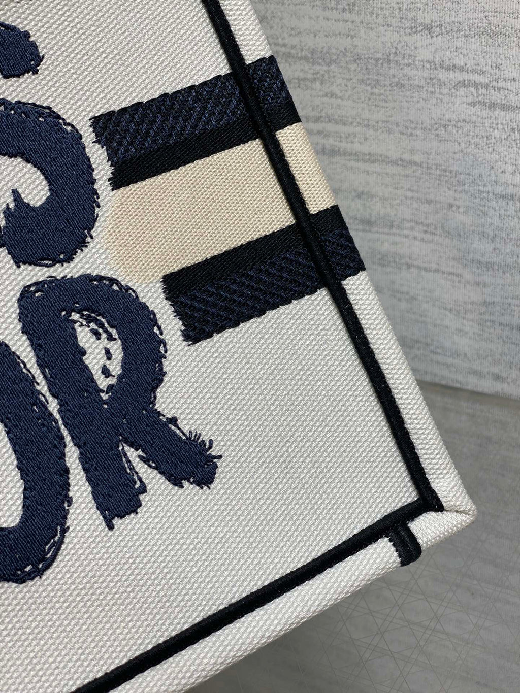 DIOR BOOK TOTE 26 IN WHITE MIX BLACK CANVAS 226503