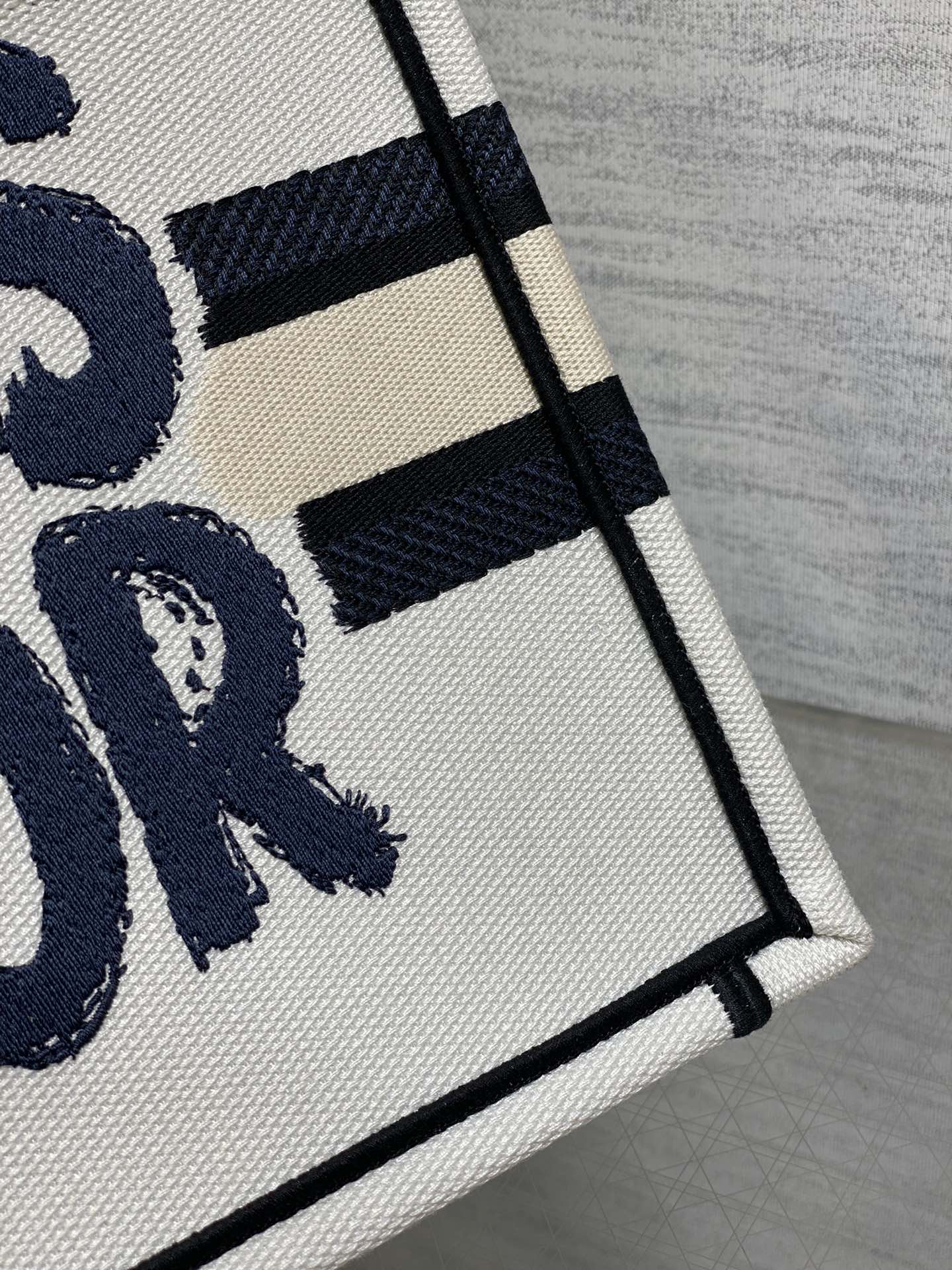 DIOR BOOK TOTE 26 IN WHITE MIX BLACK CANVAS 226503