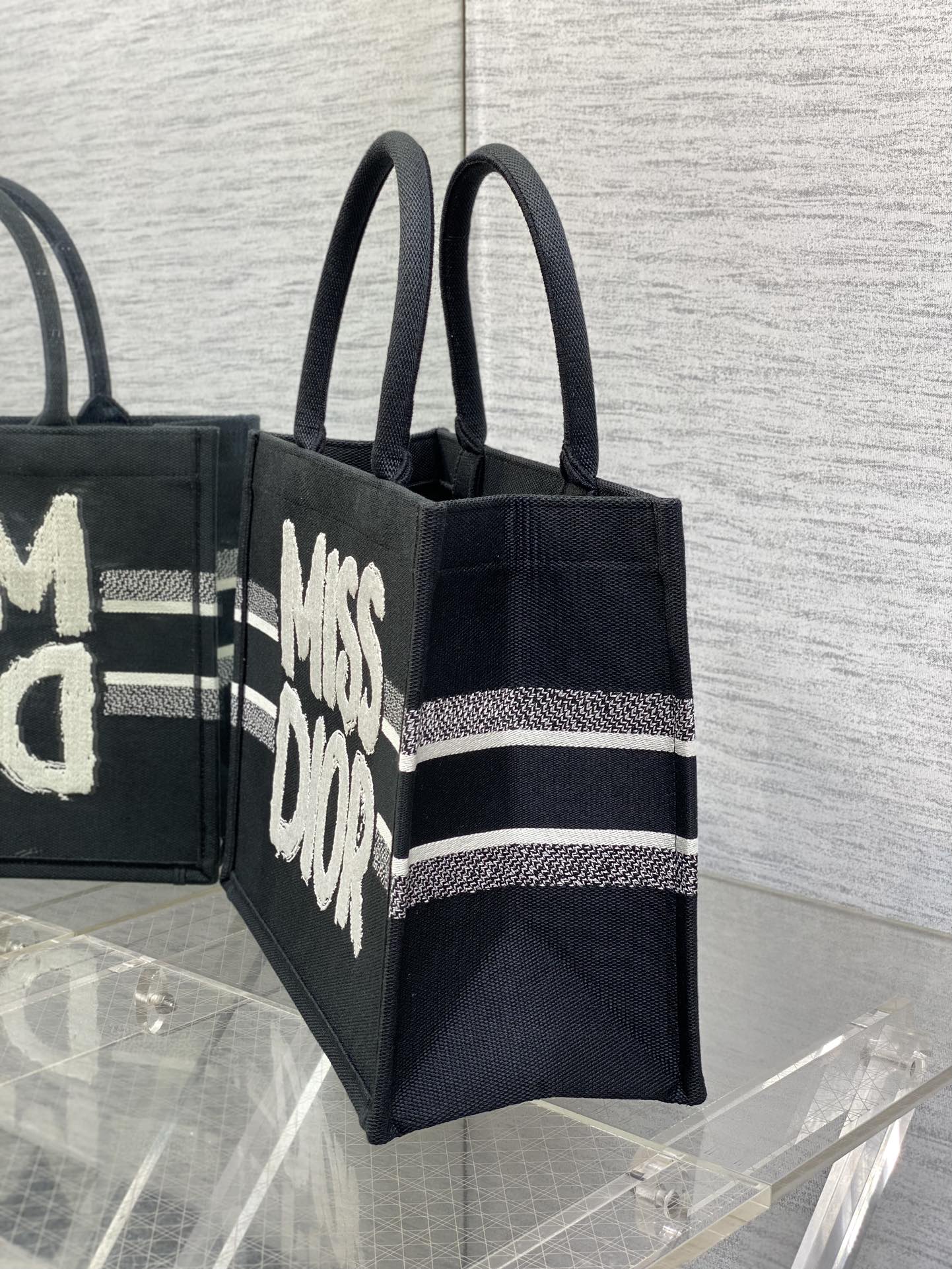 DIOR MEDIUM BOOK TOTE 36 IN BLACK MIX WHITE CANVAS 226507