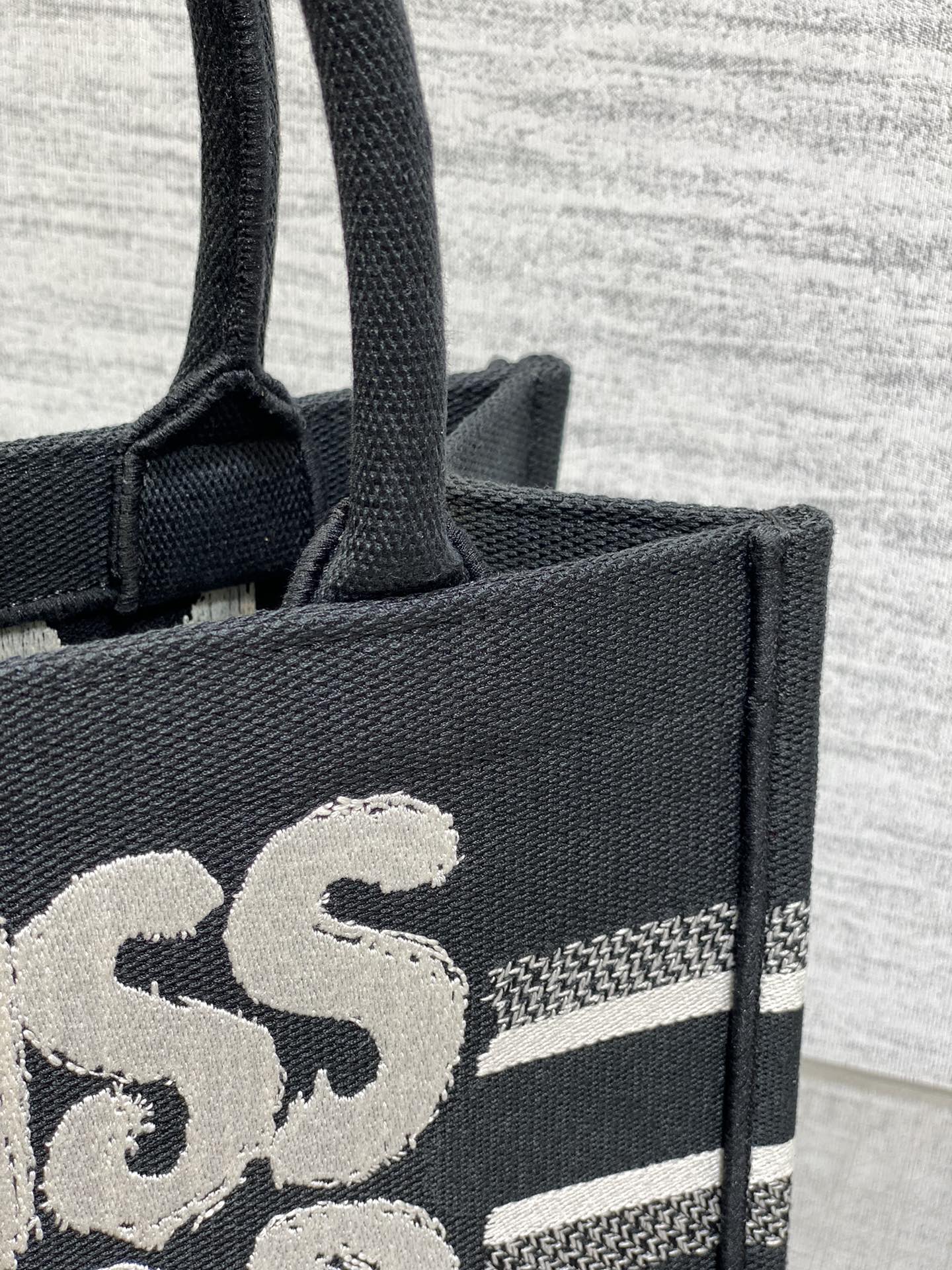 DIOR BOOK TOTE 26 IN BLACK MIX WHITE CANVAS 226506