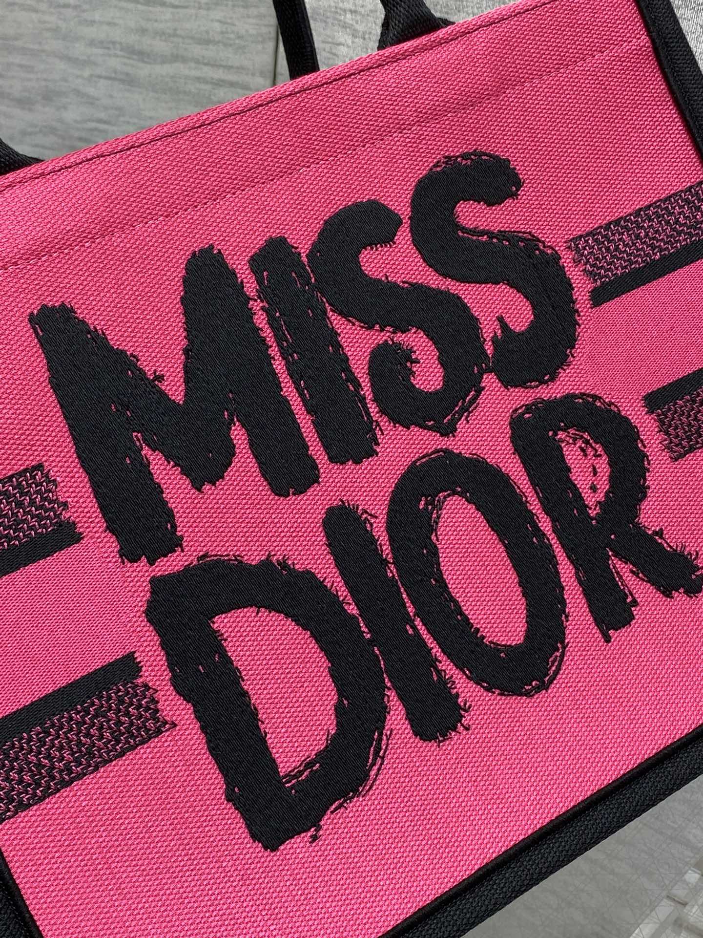DIOR MEDIUM BOOK TOTE 36 IN COLORFUL CANVAS 226510