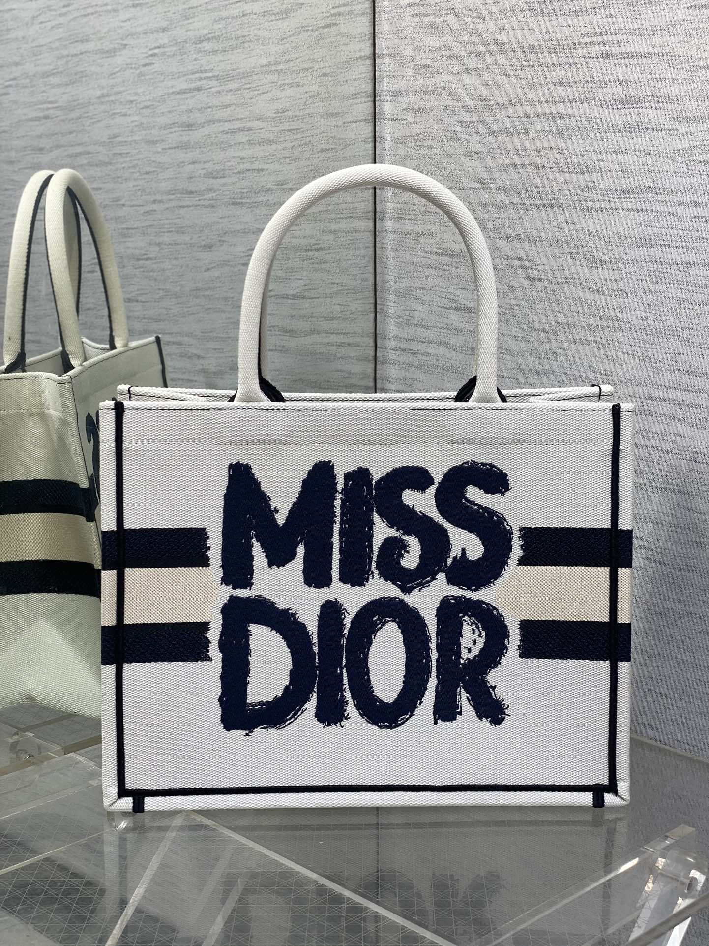 DIOR MEDIUM BOOK TOTE 36 IN WHITE MIX BLACK CANVAS 226504