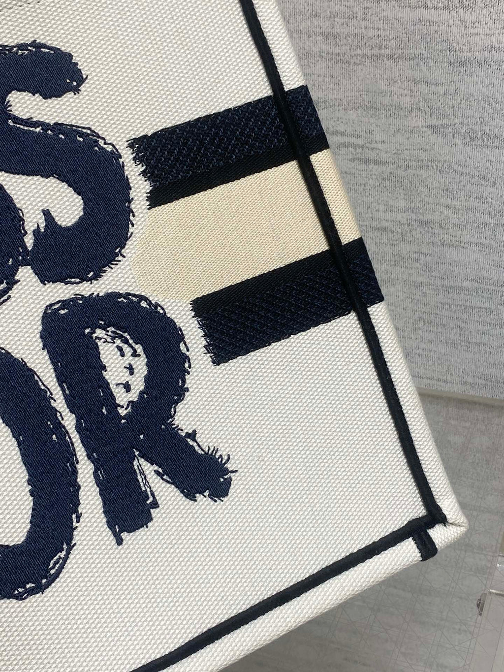 DIOR MEDIUM BOOK TOTE 36 IN WHITE MIX BLACK CANVAS 226504