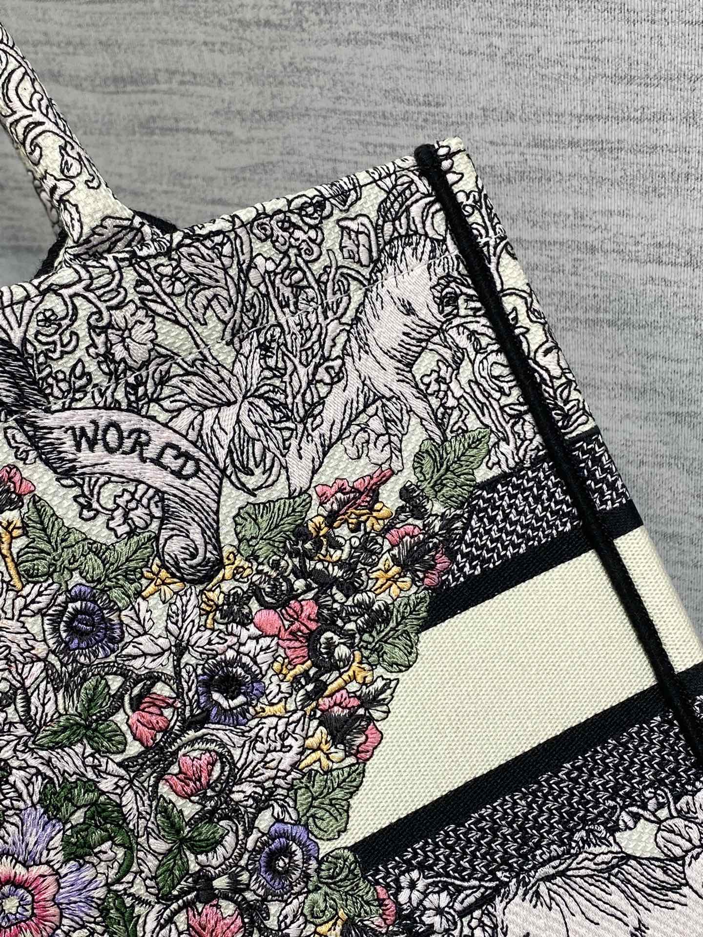 DIOR MEIDUM 36 BOOK TOTE IN COLORFUL CANVAS 226290