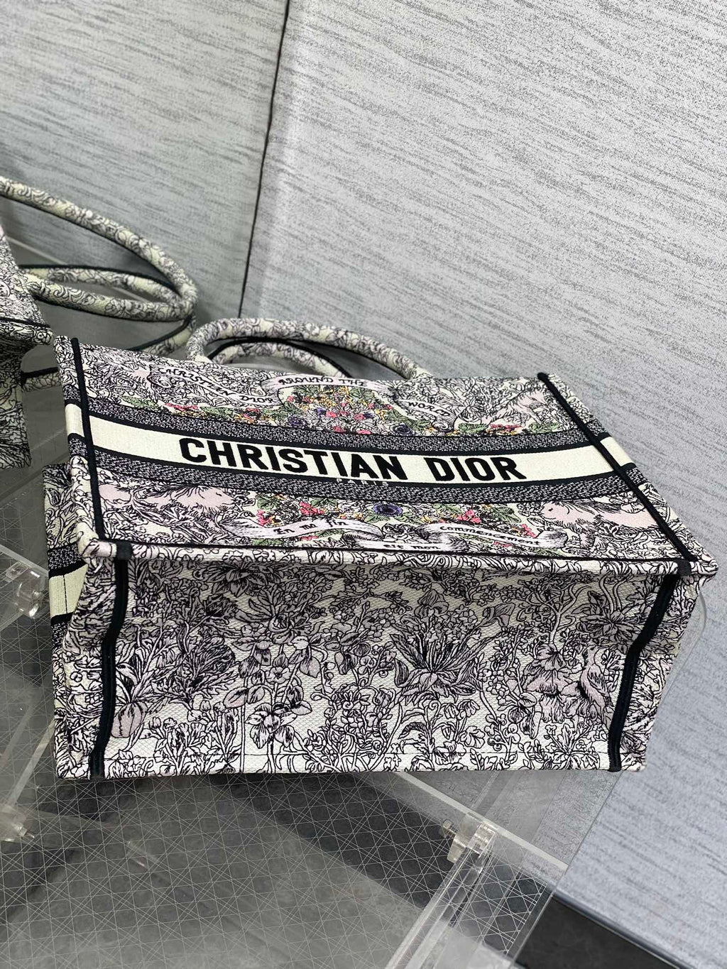 DIOR MEIDUM 36 BOOK TOTE IN COLORFUL CANVAS 226290