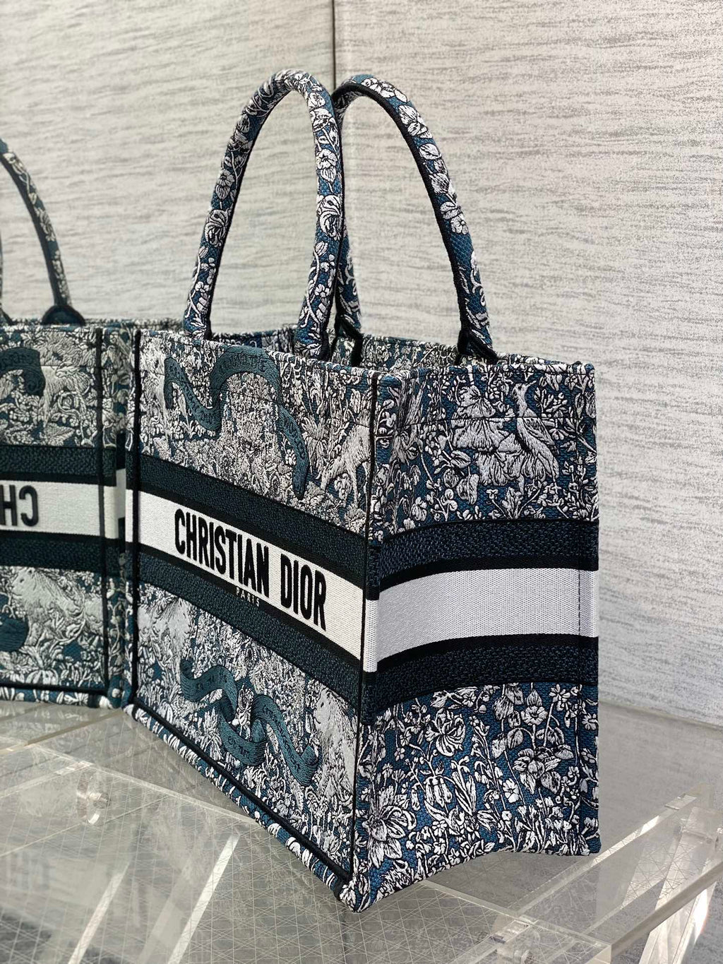 DIOR MEIDUM 36 BOOK TOTE IN BLACK CANVAS 226297