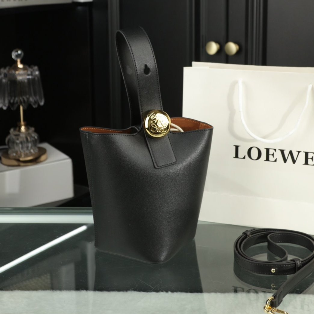 LOEWE LOE MINI 19 PEBBLE BUCKET IN BLACK MELLOW CALFSKIN