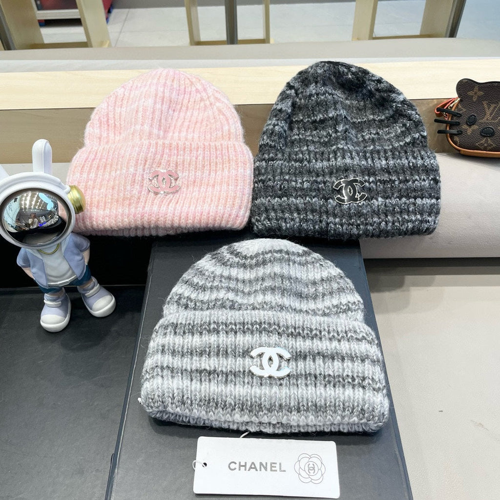CHANEL STRIPED KNITTED HAT IN DARK GRAY WOOL 424516