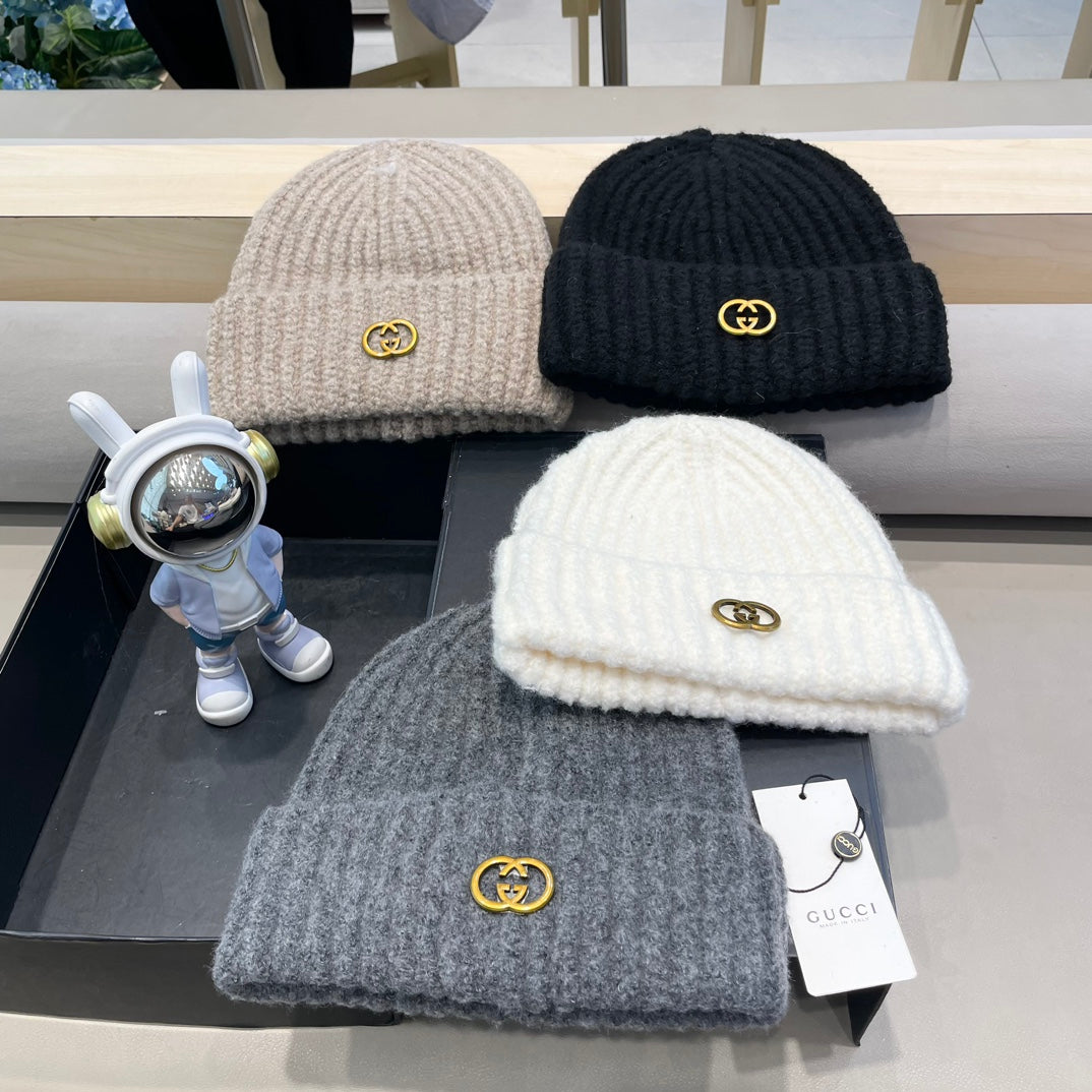 GUCCI BEANIE HAT IN SHARK GRAY WOOL 434958