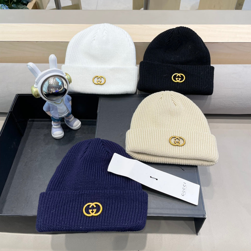 GUCCI BEANIE HAT IN BLACK WOOL 433460