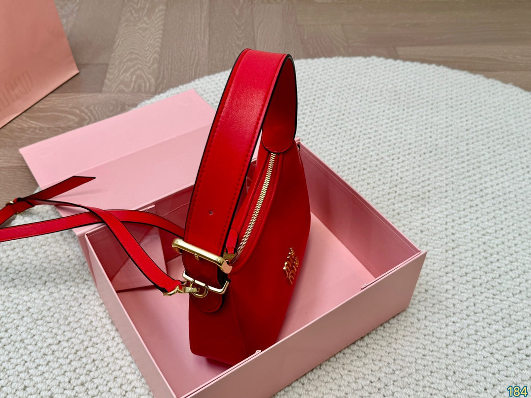 FENDI HOBO 22 BAG IN CHERRY RED CALFSKIN